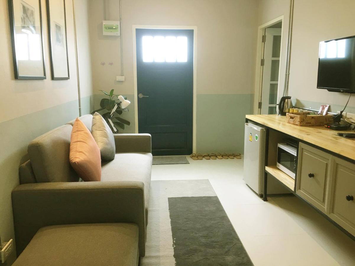 Snoozy Guesthouse Phuket Zimmer foto